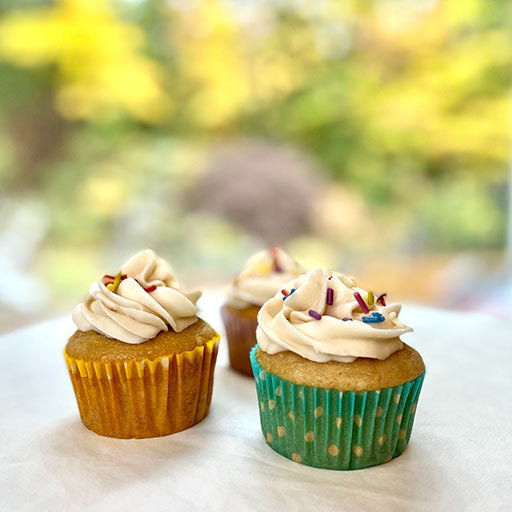 Vanilla Cupcakes (4 Frosting Choices)